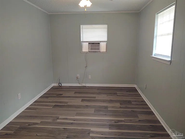 6593 Lee St #B — Photo 7