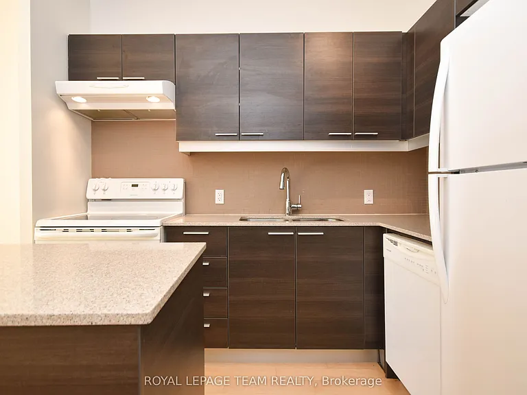 349 McLeod St #523 — Photo 6