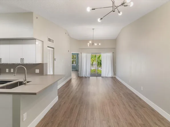155 NW 96th Ter #2303, Hollywood, FL 33024