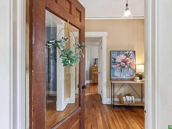 5th image of 2302 S 35th Ave