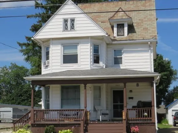 305 Buffalo St, Conneaut, OH 44030