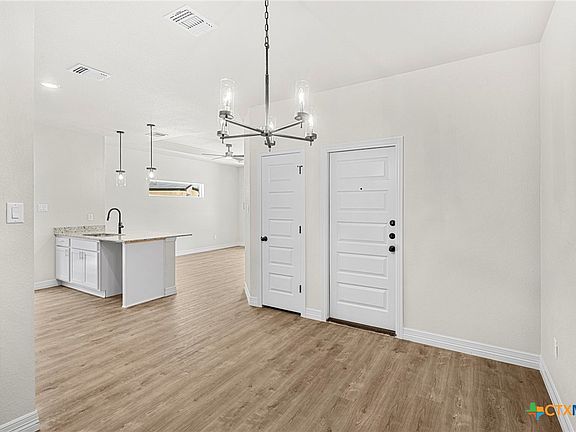 5th image of 1213 Lone Pine Way