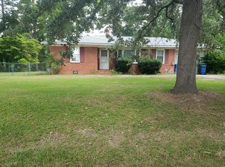 1022 Sandalwood Dr, Fayetteville, NC 28304