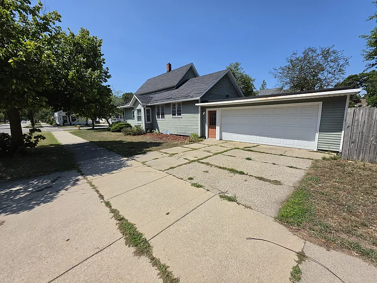 359 College Ave — Photo 1
