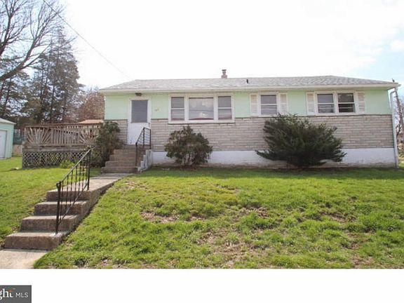 2nd image of 101 Lamont Ave