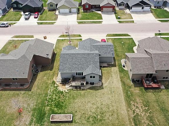 5th image of 3616 E Brewster St