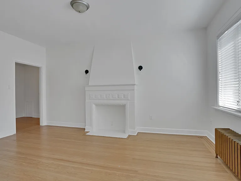 1530 W 13th Ave — Photo 4