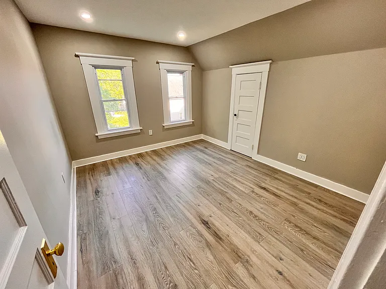 73 Hubinger St #3 — Photo 8