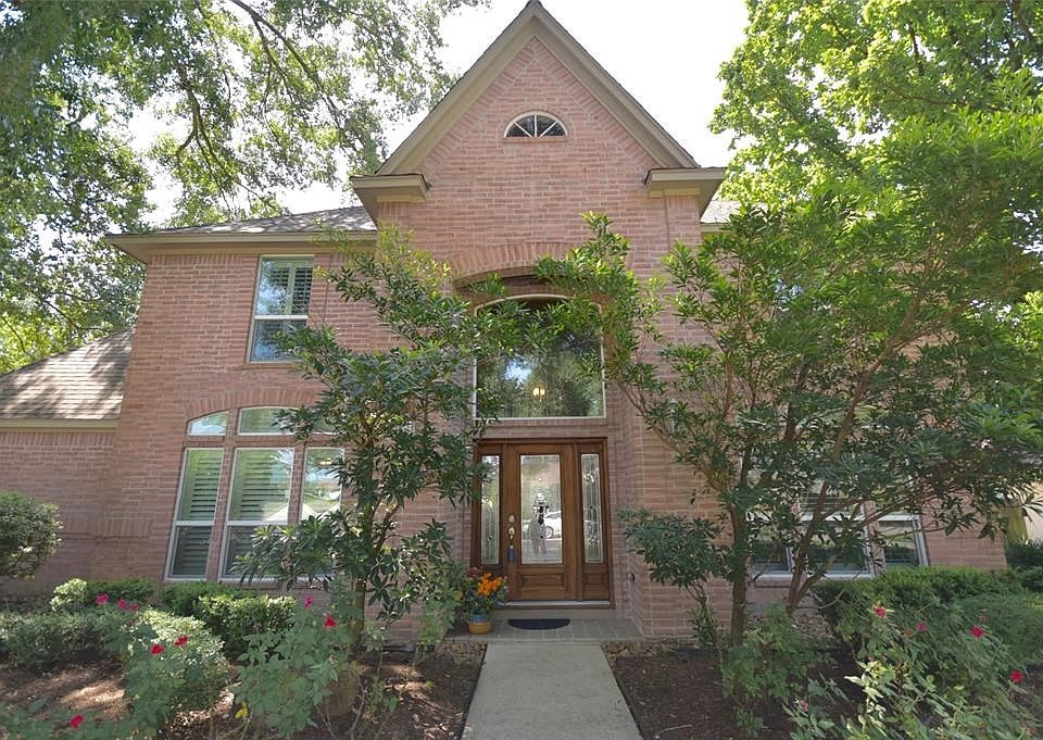 Beautifully maintained home located on a corner lot at 3403 Gold Candle.