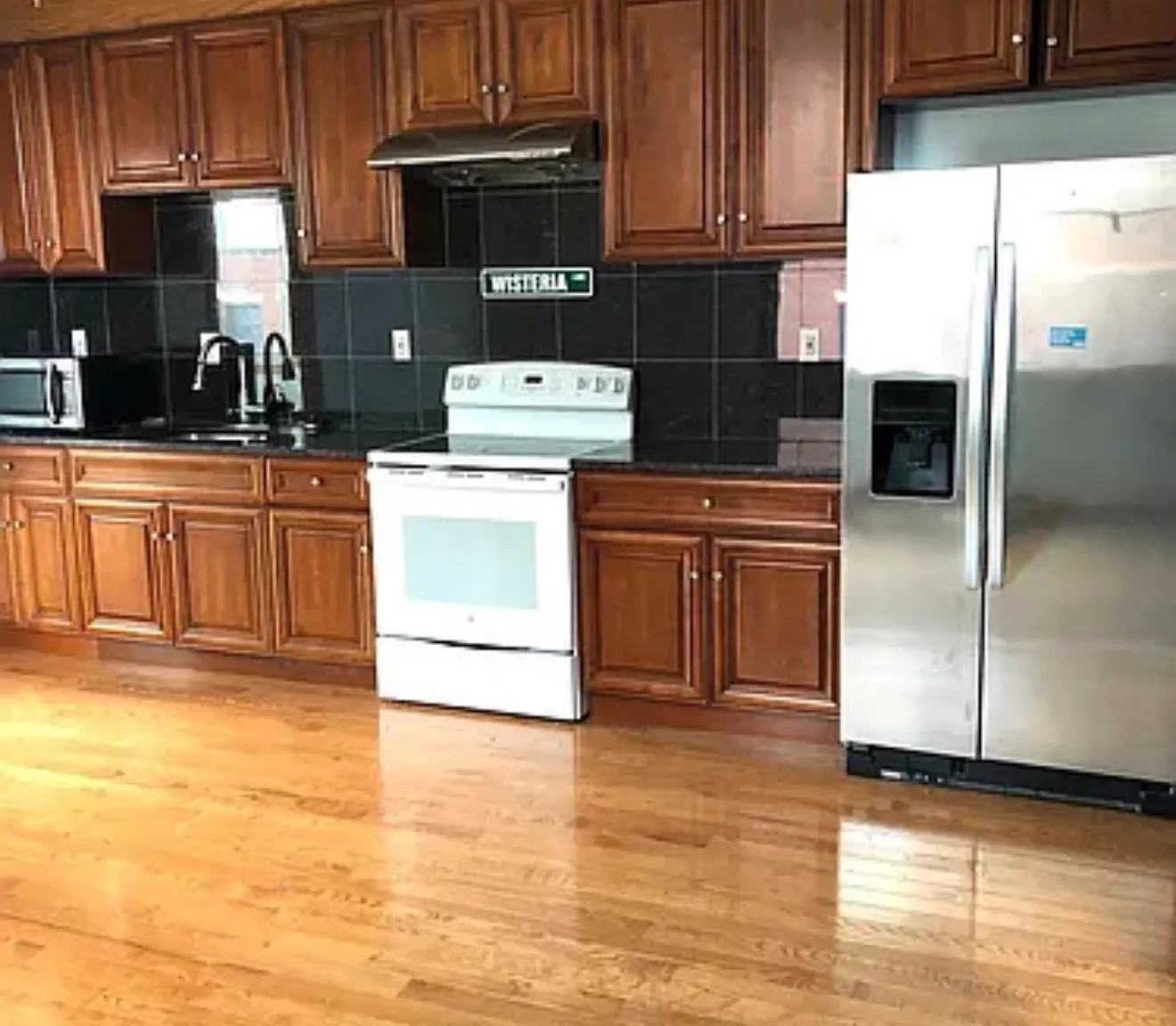3 bed, $2,000 — Photo 4