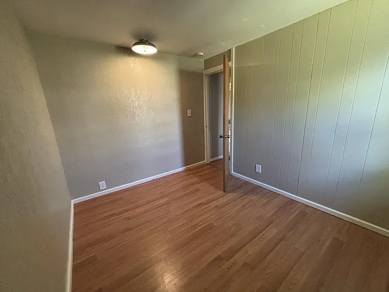 235 Curtis St — Photo 7