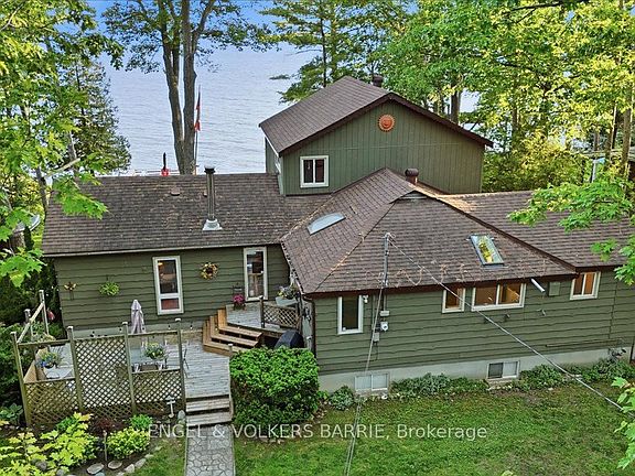3rd image of 1784 Tiny Beaches Rd S