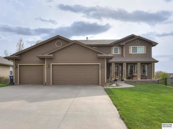 13702 S 43rd St, Bellevue, NE 68123