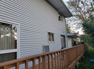 400 S Thornwood Dr, Lindenhurst, IL 60046