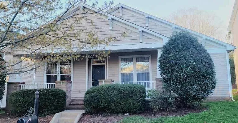15743 Seafield Ln — Photo 1