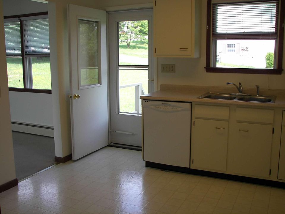 Eat-In Kitchen