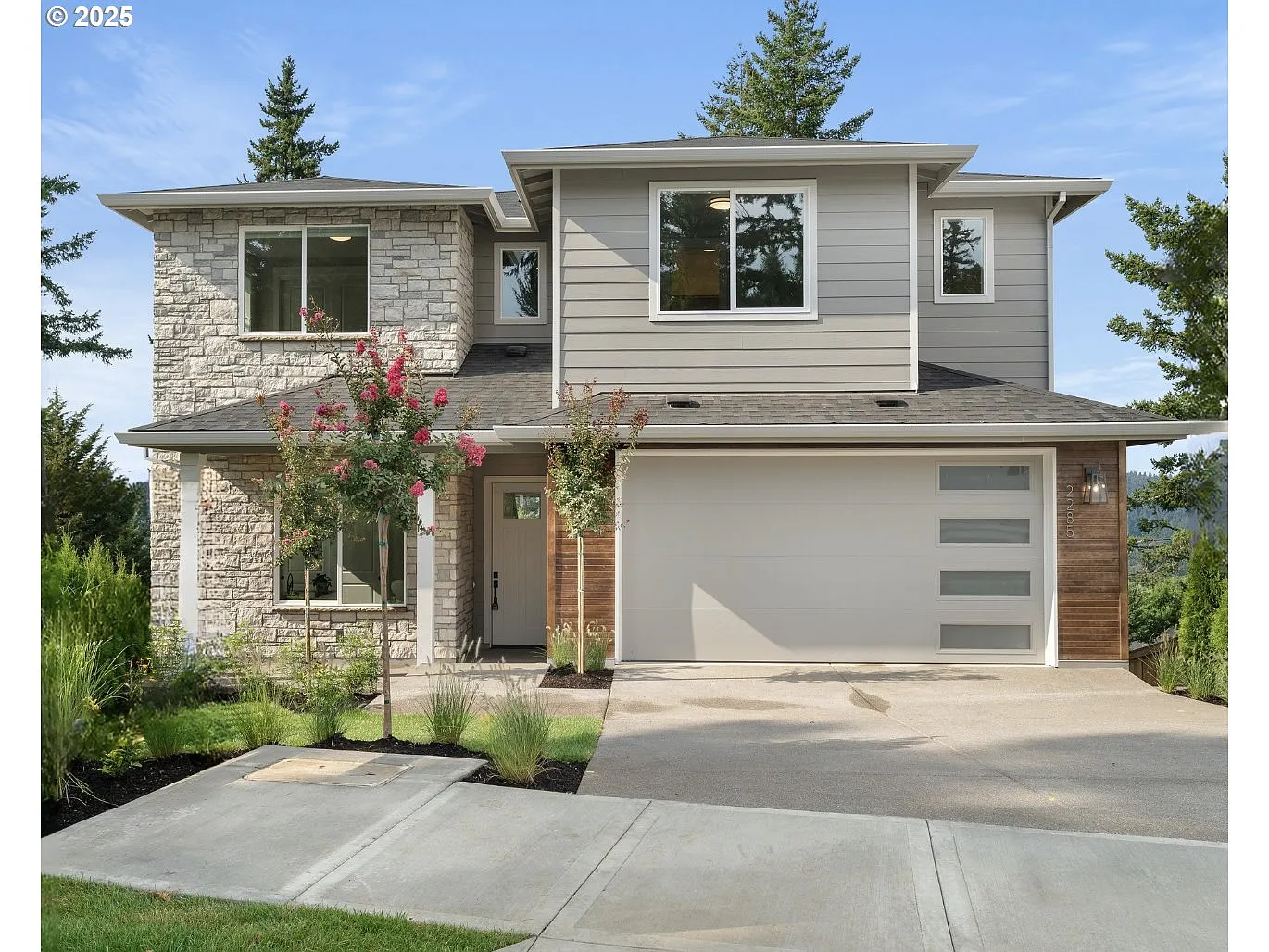 2285 Satter St photo 1