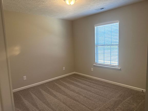 5th image of 102 Hidden Cir