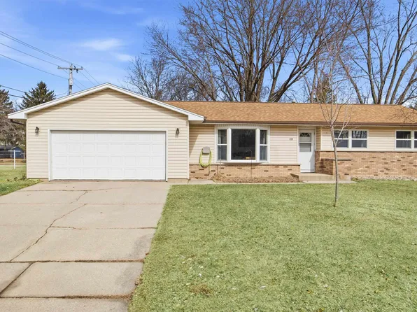 630 Lincoln Ave, Prairie Du Sac, WI 53578