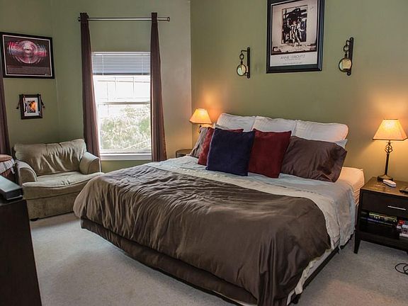 3rd image of 800 Peachtree St NE APT 1428