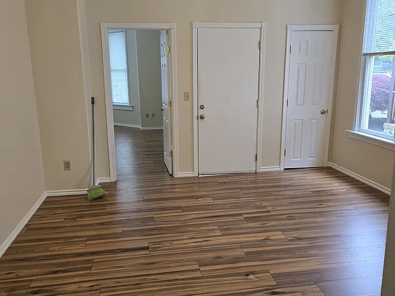 2052 SE Morrison St #2 — Photo 2