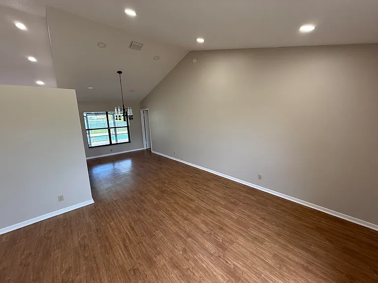 9215 Sun Pointe Dr — Photo 8