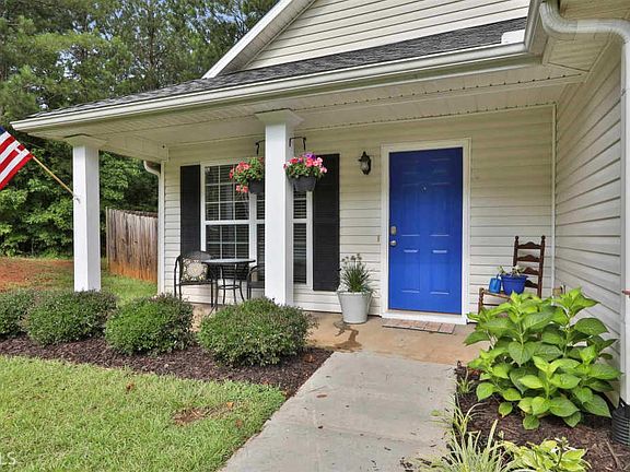 4th image of 105 Greenfield Ln