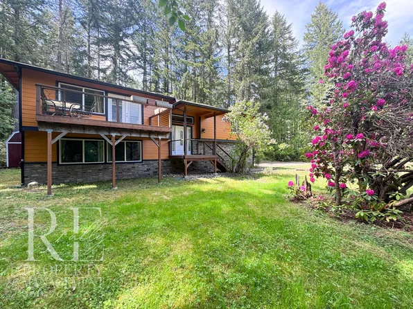 3295 Camp Ln NW, Seabeck, WA 98380
