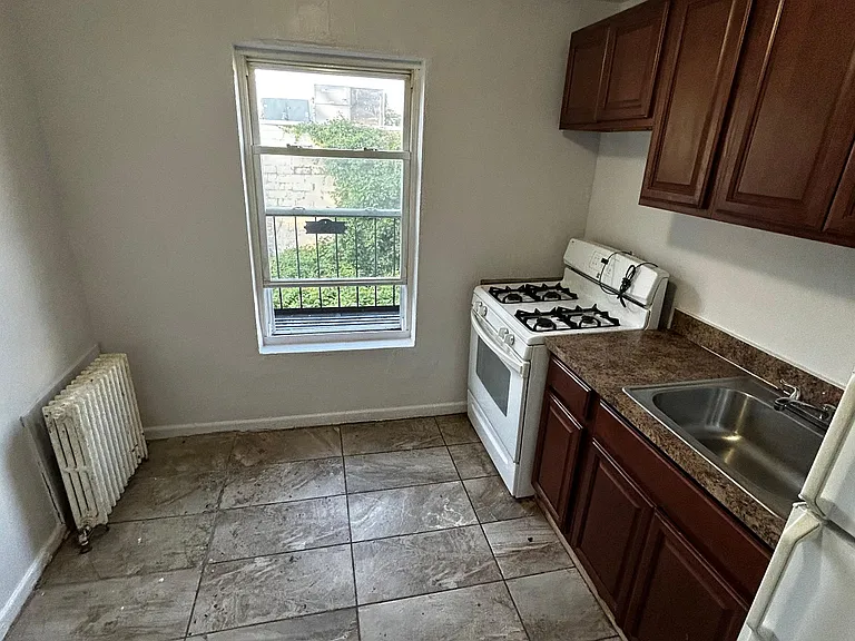 295 N Clinton St #C — Photo 5
