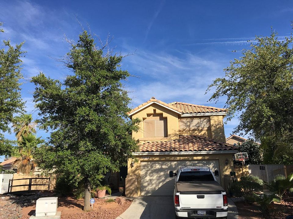 Private Home on a cul de sac. solar screens, tinted window.