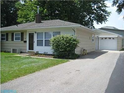 3rd image of 819 Daffodil Dr