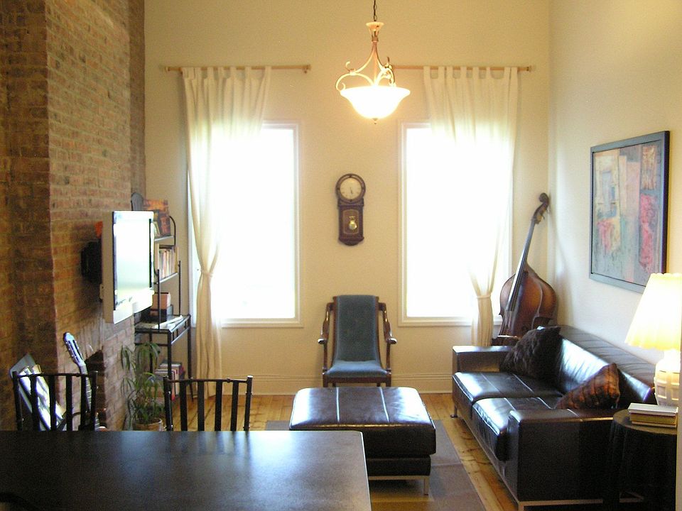 Breakfast bar, living room