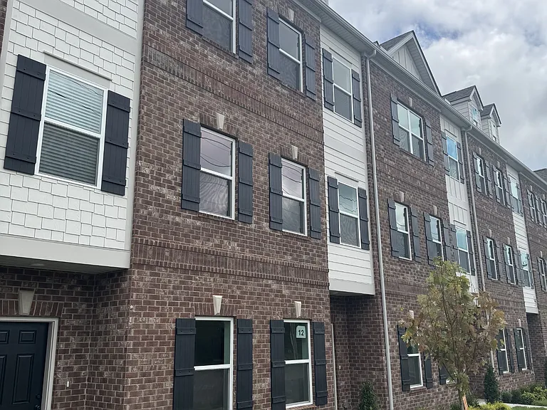 147 Rosebush Ln — Photo 1
