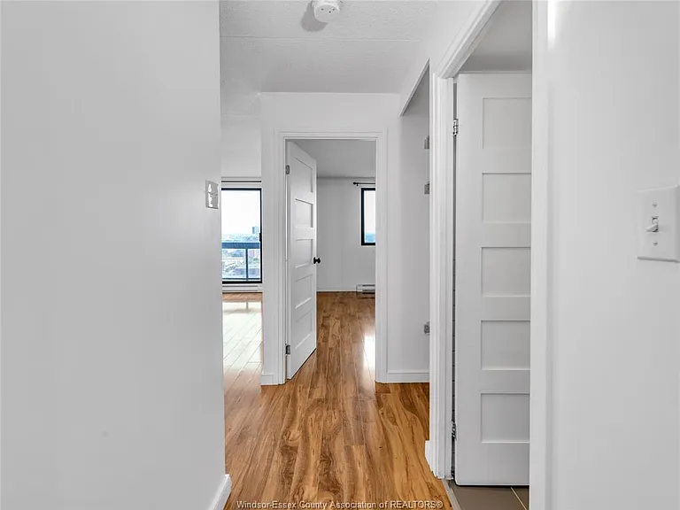 150 Park St W #1911 — Photo 2