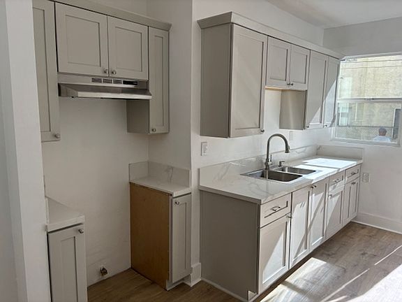 3rd image of 3030 3036 1/2 Whitter Blvd/902 #904