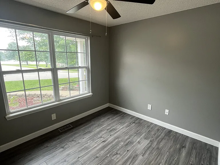 723 Iron Horse Dr — Photo 18