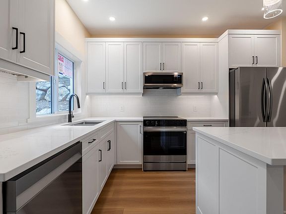 4th image of 668 Sanderson Rd