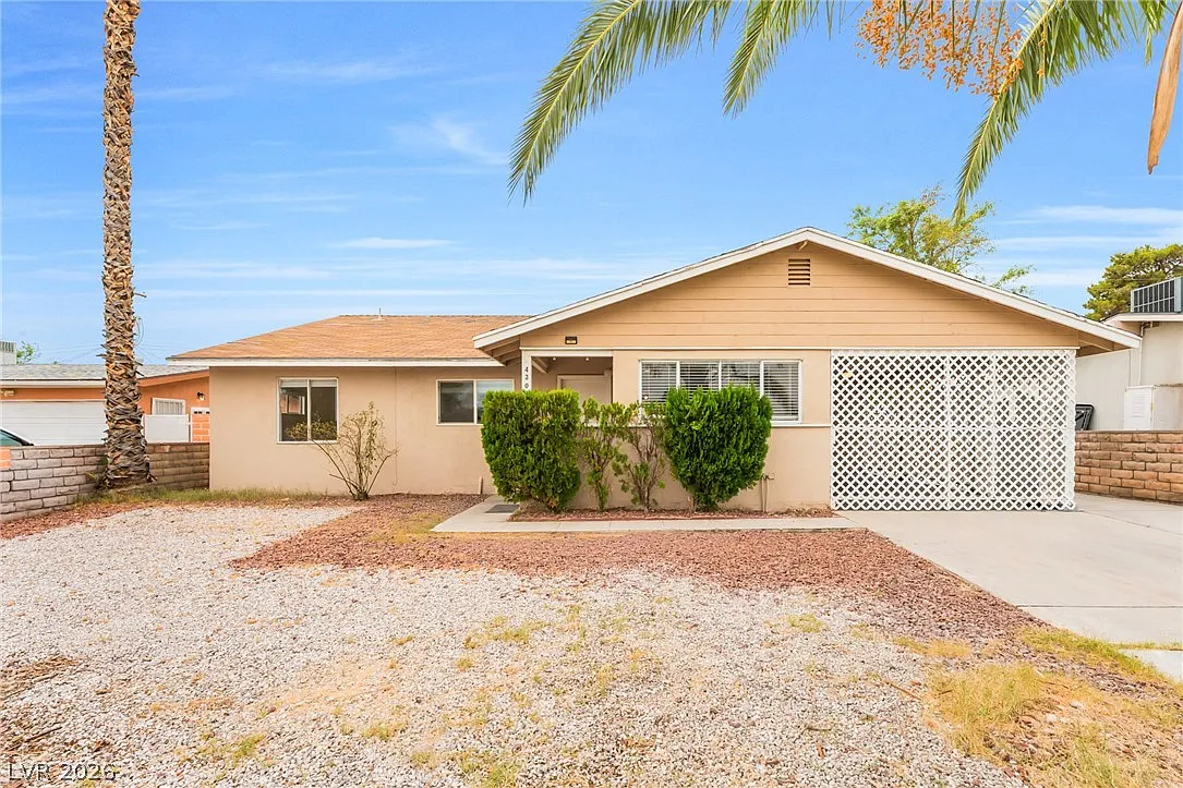 4 bed, 3.0 bath, 1484 sqft, $2,295 — Photo 2