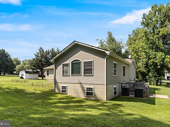 4th image of 4785 Roanoke Pl