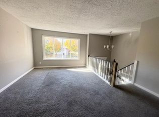 114 Ginger Creek Ct, Bloomington, IL 61704