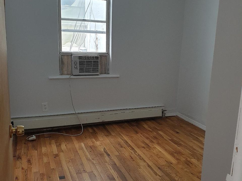 2nd image of 25-33 23rd St #3