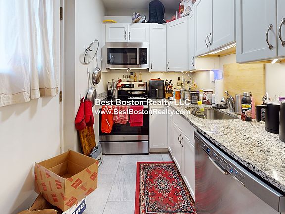 4th image of 387 Highland Ave #1