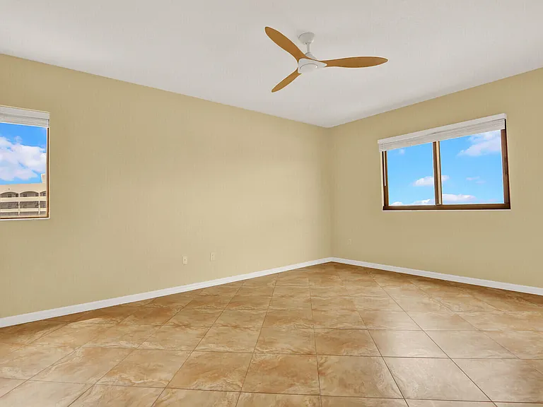 370 Golfview Rd #901 — Photo 22