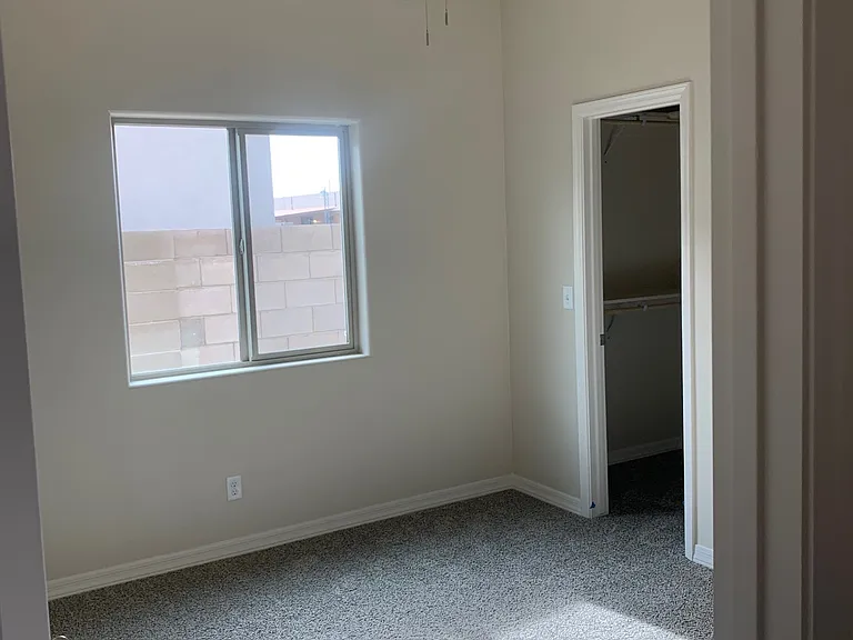 3312 E Farm Crest Ave — Photo 9