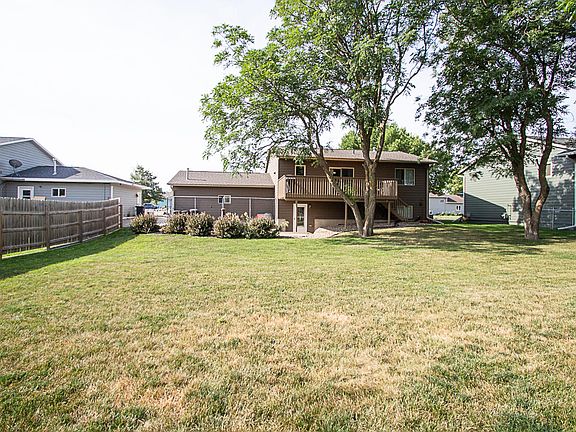 2nd image of 304 Emma Dr