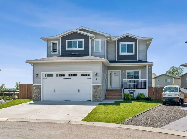 7 Bishop Cir, Carstairs, AB T0M 0N0