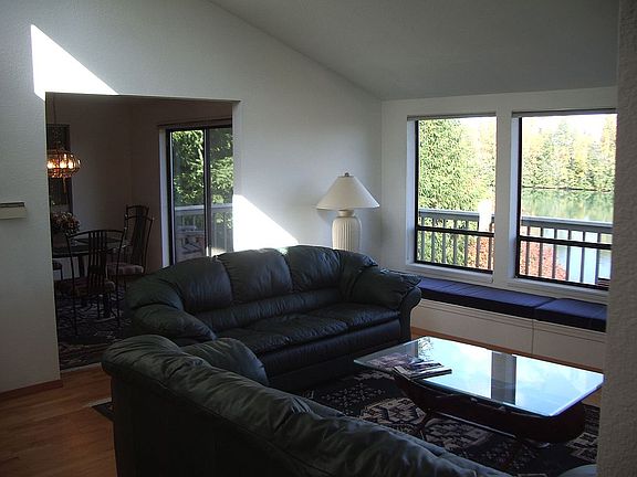 4th image of 4615 Lakeridge Dr E