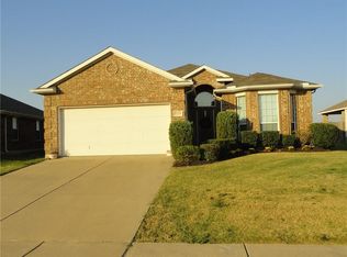 1220 Sweetwater Dr, Burleson, TX 76028