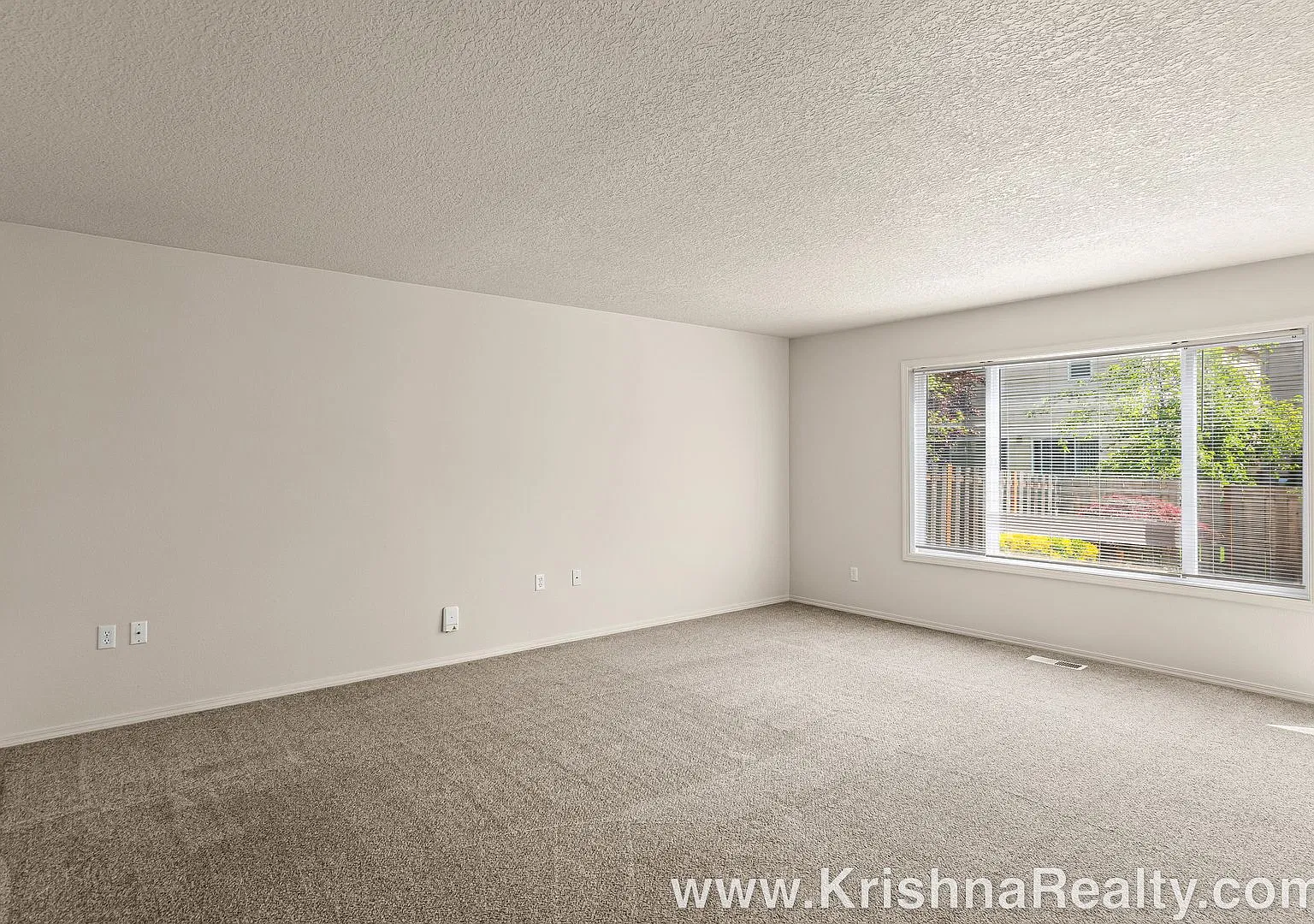 Charming 3 BD* 2.5 BA* Single Family Home Ideally Located in the Heart of Bethany Near Nike, Inte... — Photo 2
