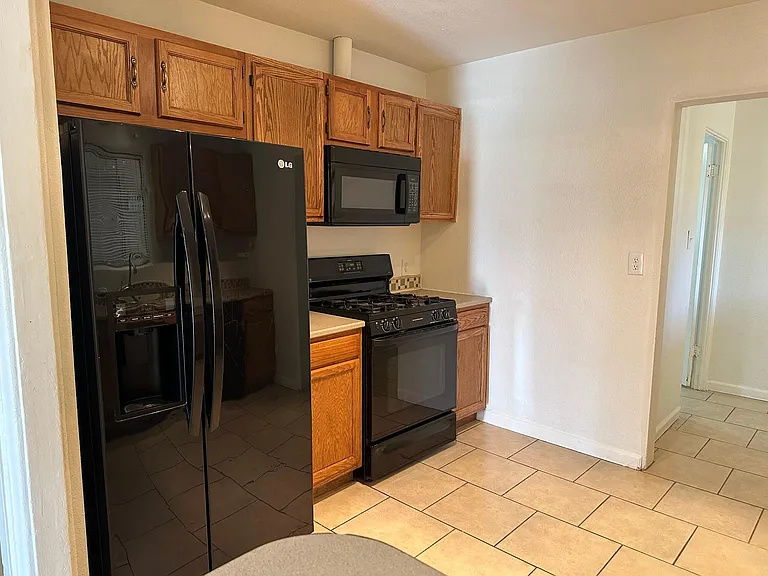 2037 N 21st Pl — Photo 13